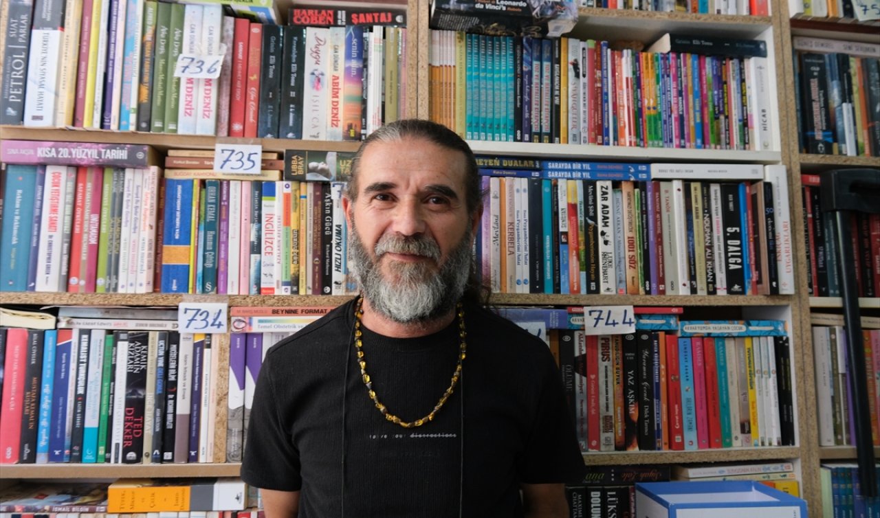 Konya’da kitap sevgisini 53 bin eserlik sahaf dükkanına taşıdı