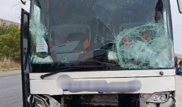 Konya’da otobüs ve kamyonet çarpıştı: 15 yaralı var