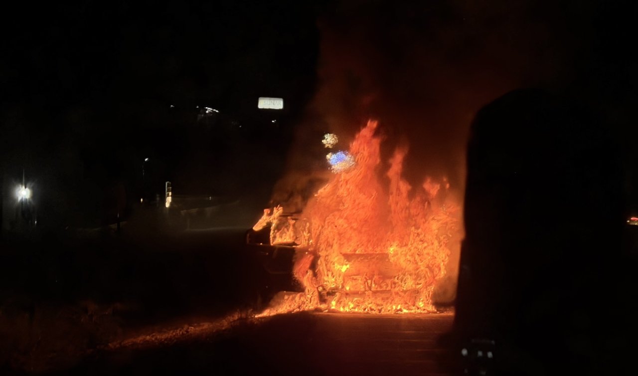 Konya’da seyir halindeki otomobilde yangın çıktı