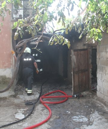 Konya’da trafo ve odunluk yandı!