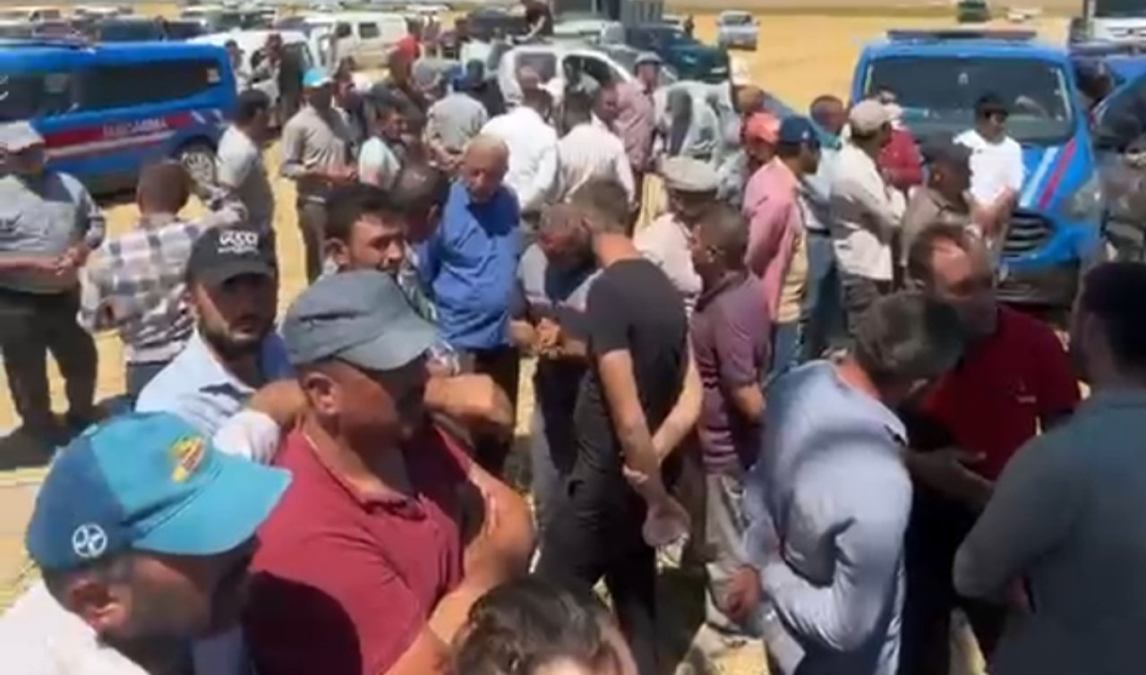 Ürünler tarlada, kuyular kapanıyor! Konya’da çiftçiler isyan etti!