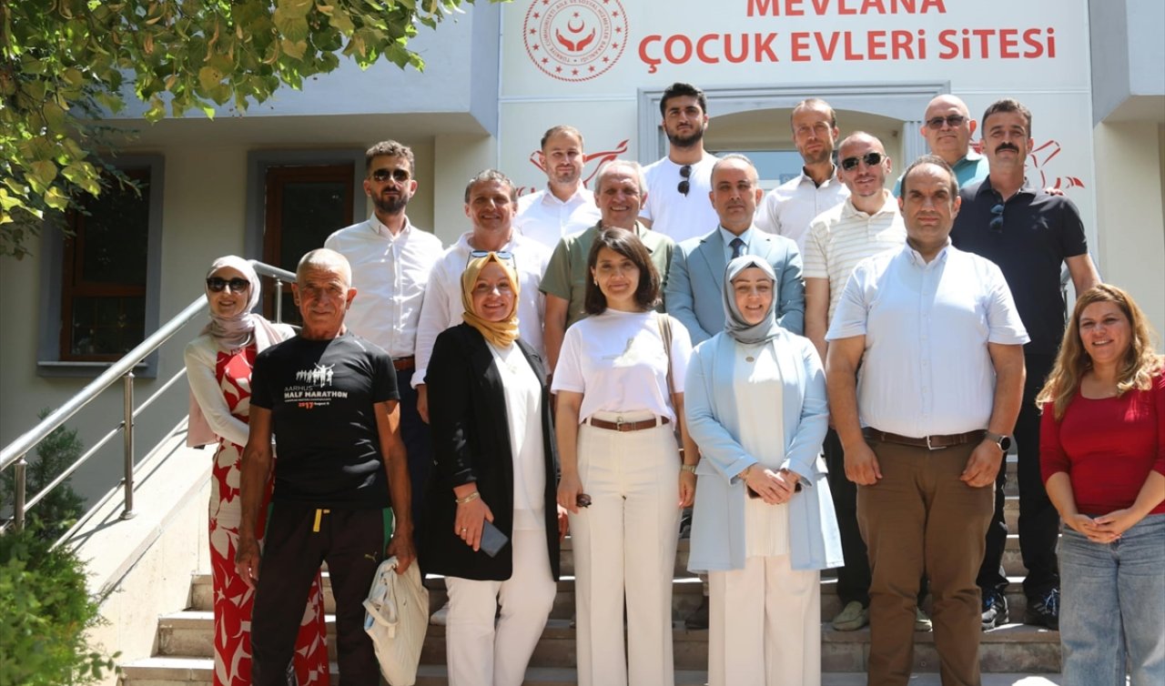 Konya’da sporculardan Çocuk Evleri Sitesi’ne ziyaret