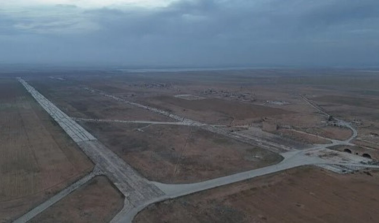 İsrail, Suriye’nin İdlib ilindeki Ebu Zuhur Askeri Havaalanı’nı vurdu
