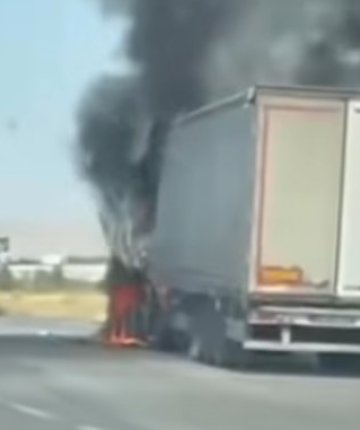 Ereğli-Konya kara yolunda seyir halindeki TIR alevlere teslim oldu