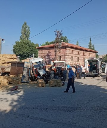 Akkise’de traktörler çarpıştı: 2 yaralı