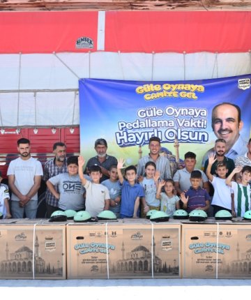  Konya’da binlerce çocuğu sevindiren bisiklet dağıtımı başladı