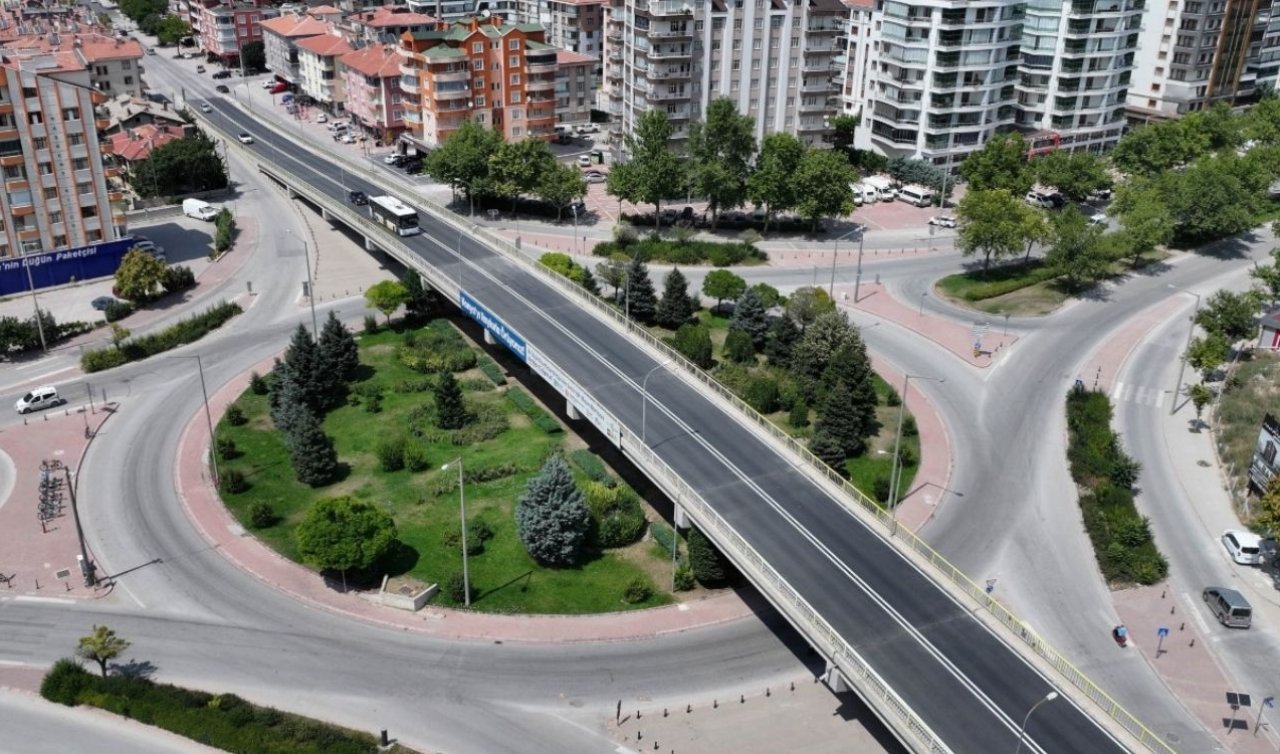 Konya Büyükşehir, Uluyayla ve Altıyol Üst geçitlerinin asfaltını yeniledi