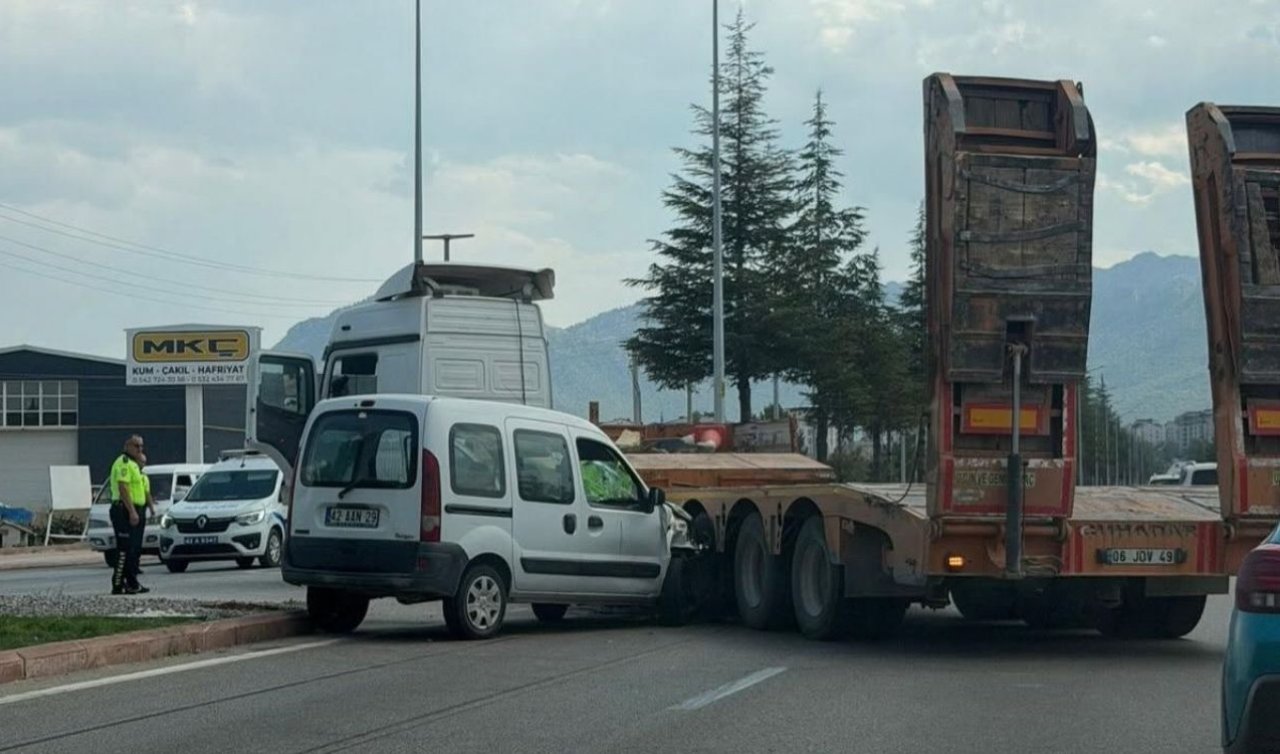 Konya’da çekici ile hafif ticari aracın çarpıştığı kazada 5 kişi yaralandı