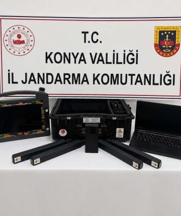 Konya’da define operasyonu! Dedektörler, kazmalar ve 34 sikkeye el konuldu