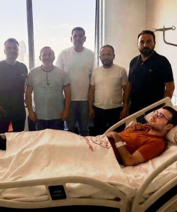 Yeni Medya Cemiyeti’nden Mustafa Tatlısu  ve Emir Tatlısu’ya geçmiş olsun ziyareti