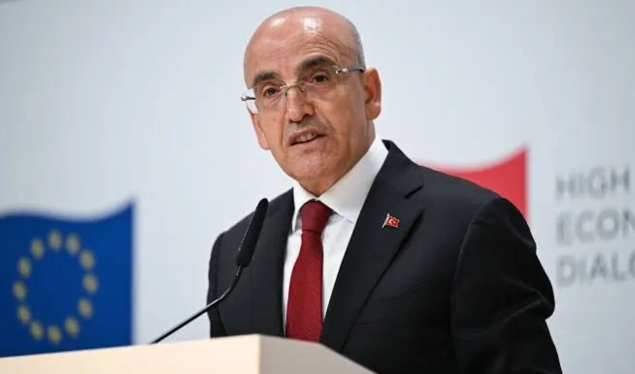 Milyonların beklediği açıklama geldi! Bakan Şimşek emekli maaş zammı için konuştu