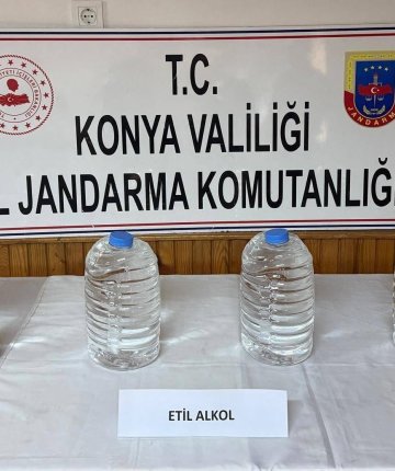 Konya’da Jandarma Denetiminde Şişeler Dolusu Alkol Ele Geçirildi