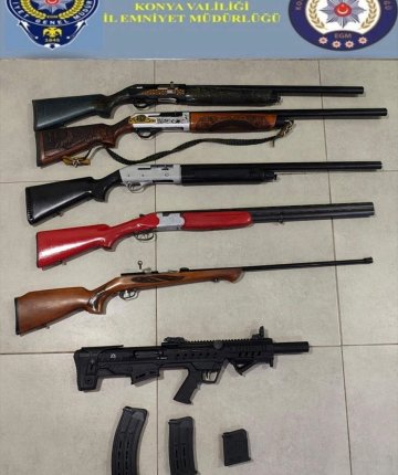 Konya’da evinde ruhsatsız tüfek bulunan şüpheli gözaltına alındı