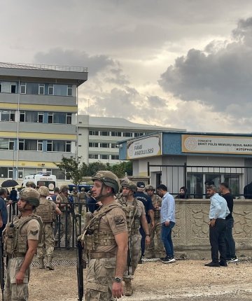 Lise bahçesinde silahlı saldırı: Öğretmen hayatını kaybetti