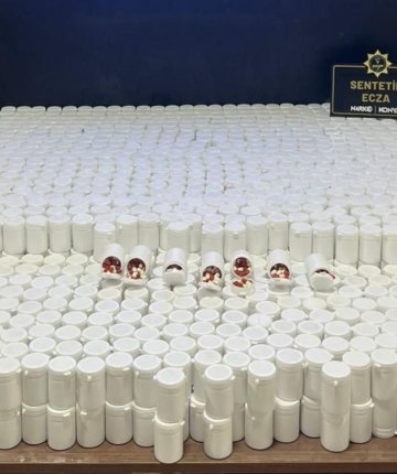 Konya’da zehir tacirlerine operasyon: 105 bin adet sentetik ecza ele geçirildi
