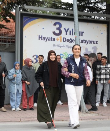 Konya’da zabıtalara özel eğitim! Görme engelliler için sahaya indiler