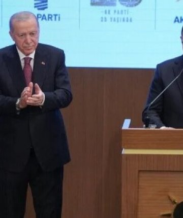 İzmir Büyükşehir Belediye Başkanı Tugay: İzmir’i yeniden inşa etmek üzere yola çıkıyoruz