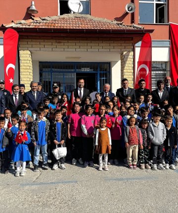 Köy okulunun minik mucitleri bilim şenliğinde heyecan yaşadı