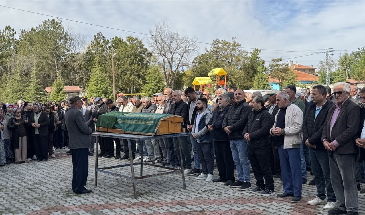 Manisa’daki otobüs kazasında ölen Konyalı kadın son yolculuğuna uğurlandı