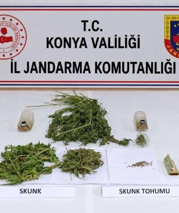 Konya’da jandarmadan uyuşturucu operasyonu: Binlerce hap ele geçirildi