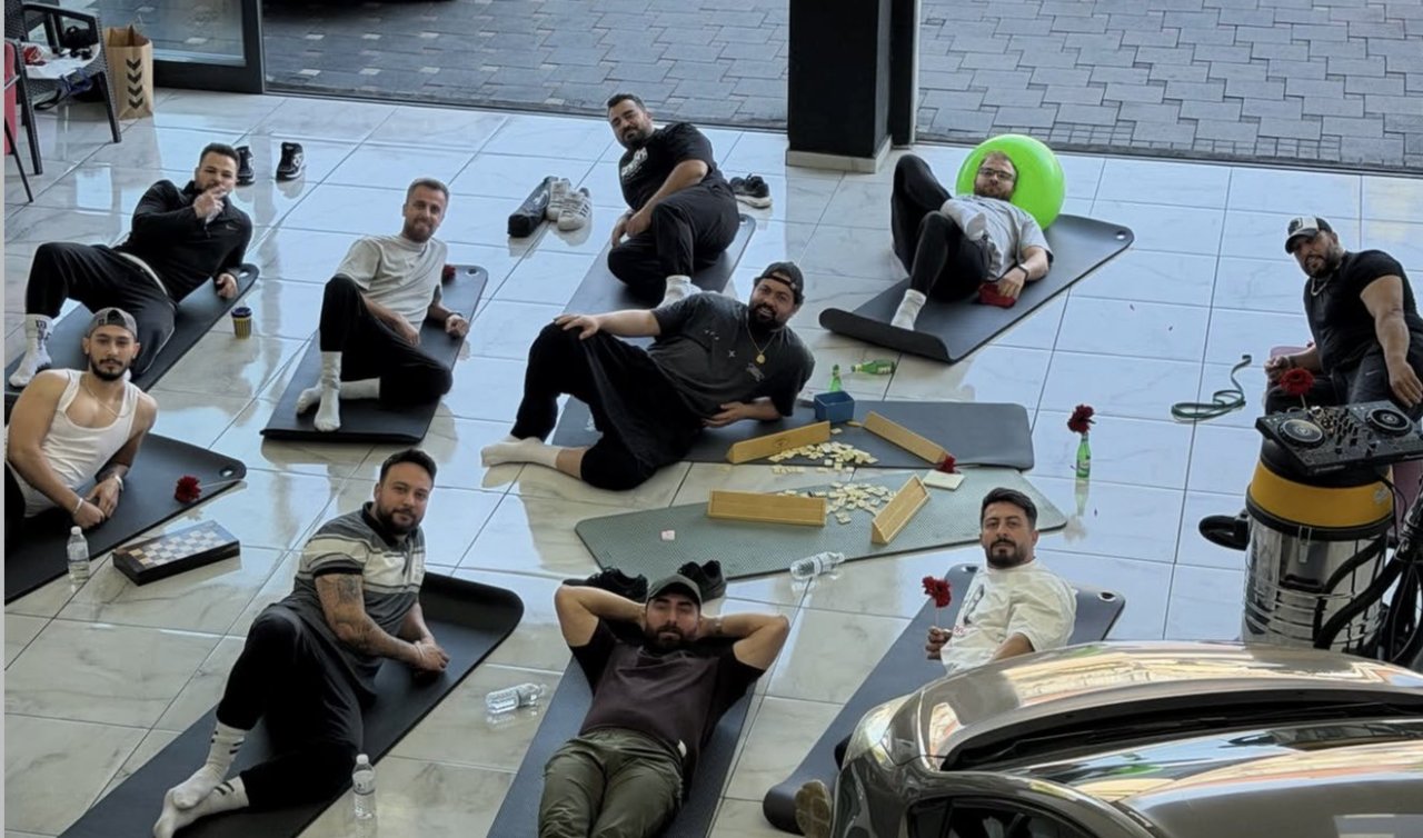 Konya sanayisinde alışılmışın dışında görüntüler: Esnaf yogaya başladı