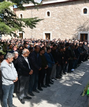 Afyon’daki kazada 4 can kaybı! Konya’da gözyaşlarıyla uğurlandılar