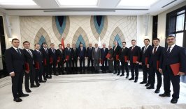 Konya Vali Yardımcısı Zeyit Şener’e Bakan Mustafa Çiftçi’den ödül!