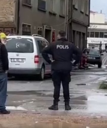 Konya’da inşaat yanında zemin çöktü! Doğalgaz ve su hatları zarar gördü