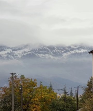 Konya’da merkez ıslanırken dağlara kar yağdı