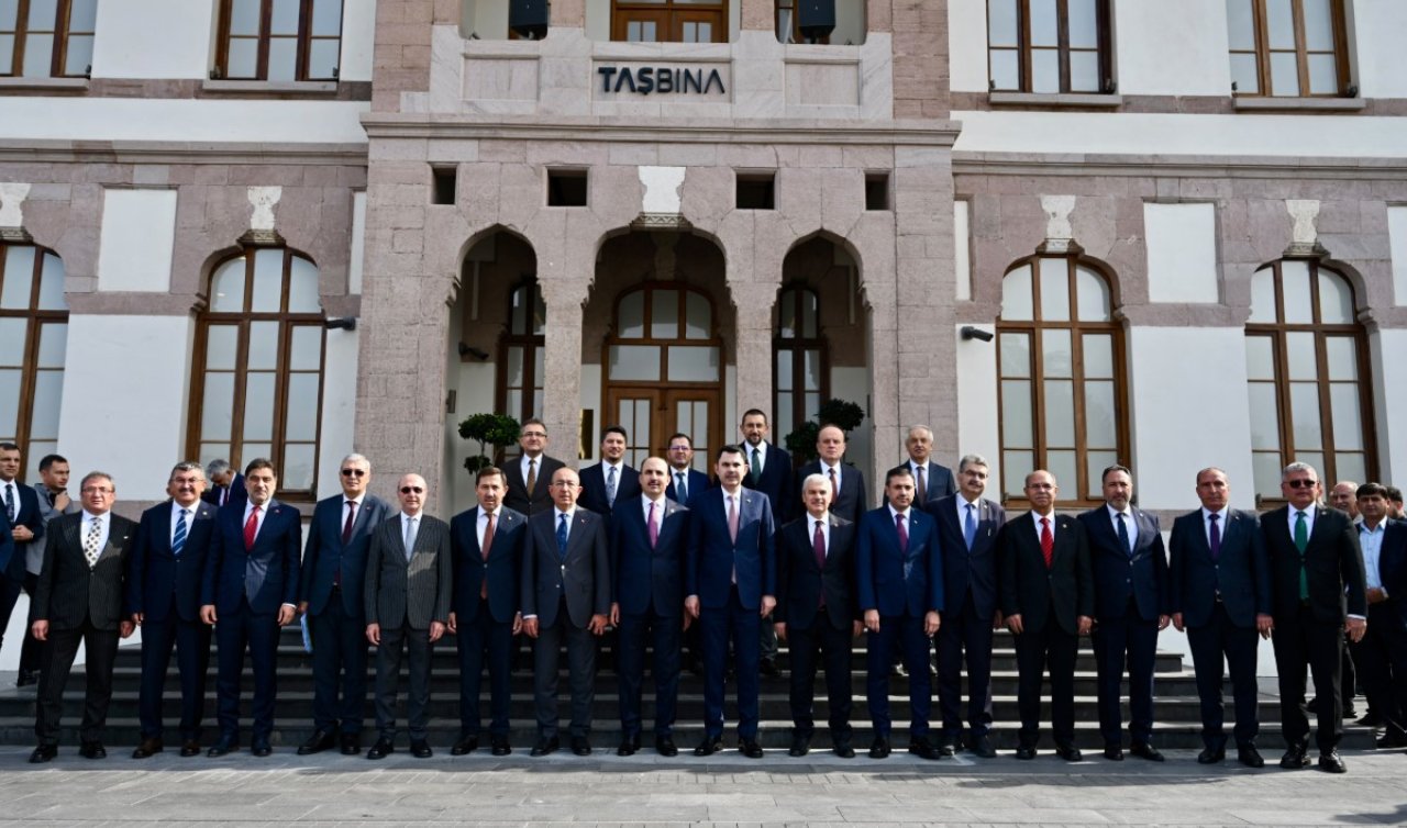 Bakan Kurum Başkan Altay’ı ziyaret etti